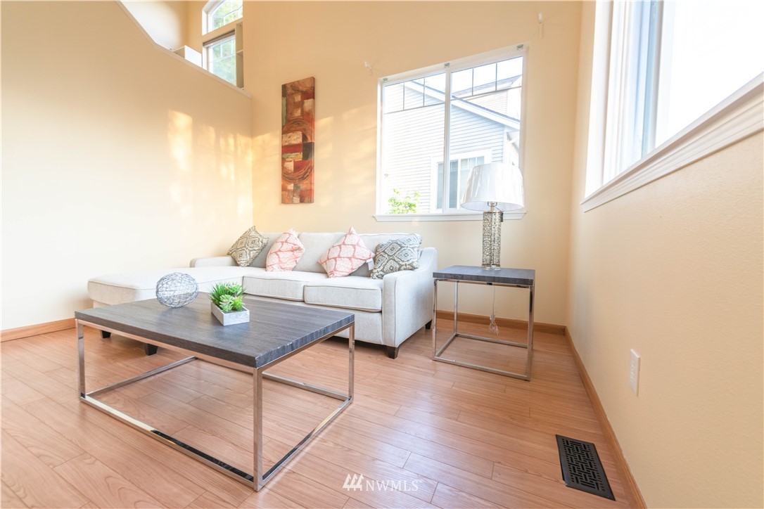 4628 Morris Avenue South Renton, WA 98055 - Photo 3 of 16 Gallery Image 3