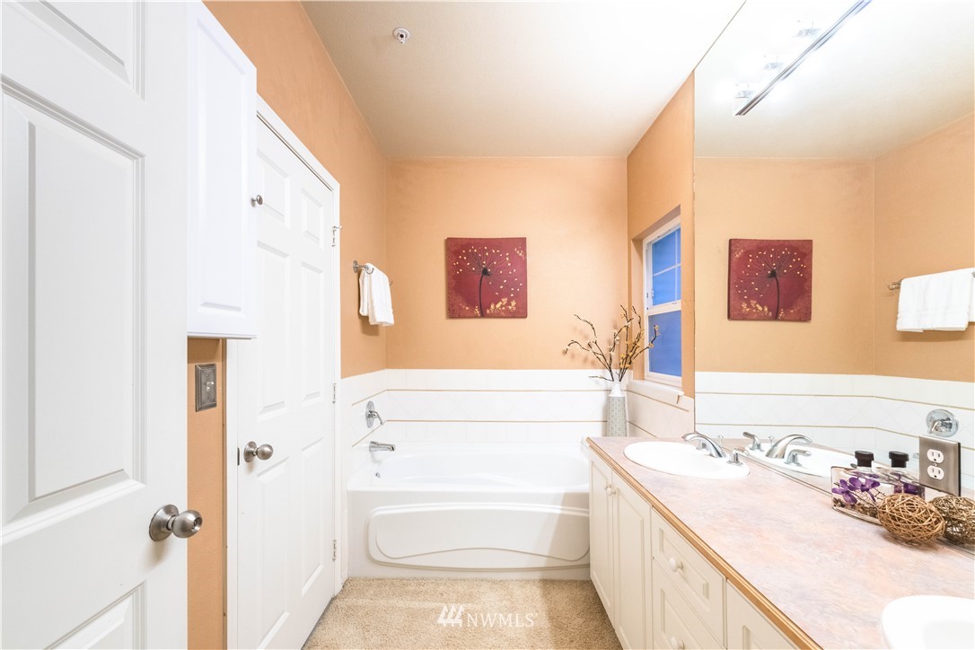 4628 Morris Avenue South Renton, WA 98055 - Photo 10 of 16 Gallery Image 10