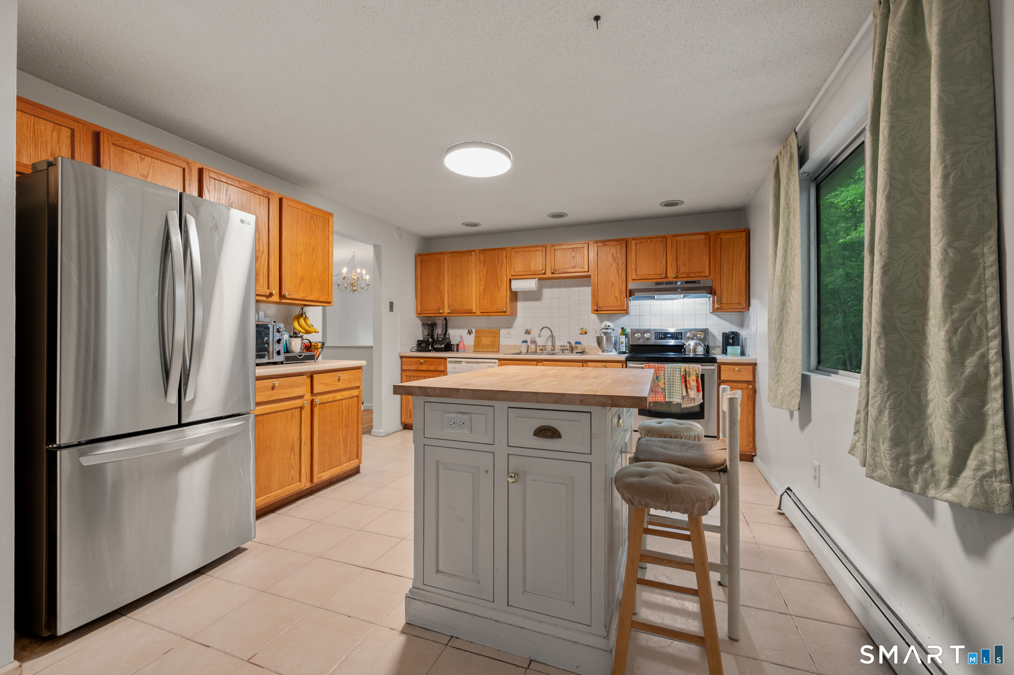 72 Old Meadow Plain Road Simsbury, CT 06089 - Photo 3 of 22