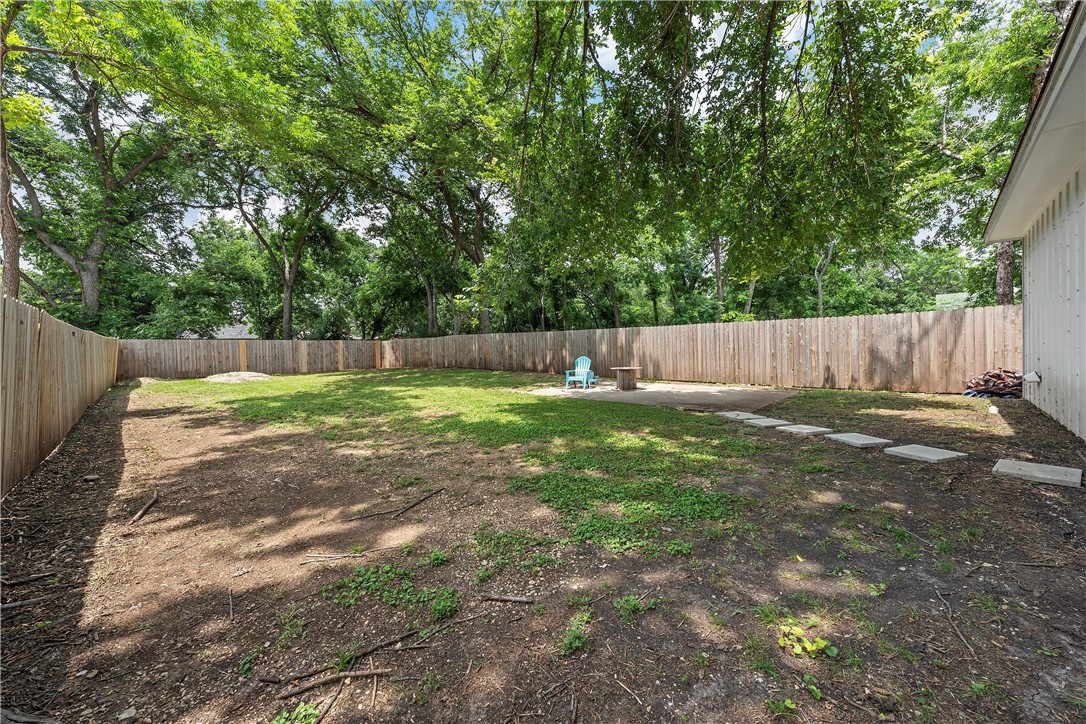 1121 Brook Avenue Waco, TX 76708 - Photo 19 of 19 a view of a backyard