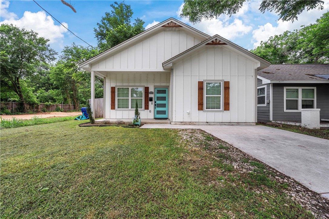 1121 Brook Avenue Waco, TX 76708 - Photo 2 of 19 a front view of house with yard and green space