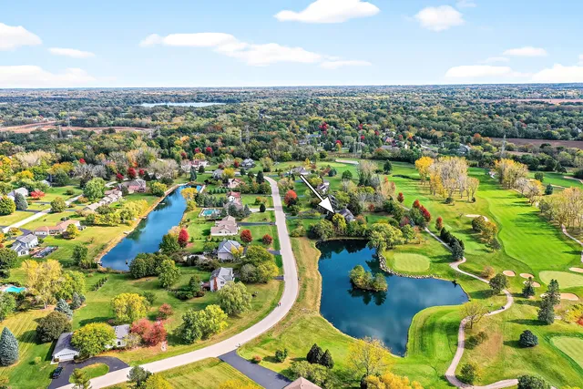 $575,000 | 2215 Crystal Circle, Crystal Lake, IL 60012