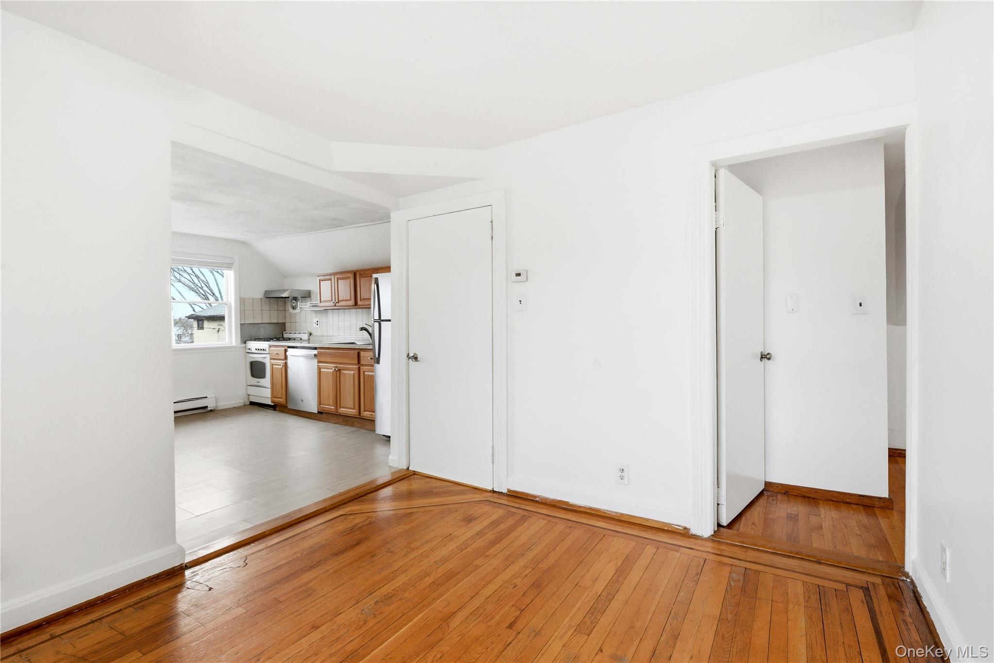 112 Walnut Street, Unit 2 Queens, NY 11375 - Photo 5 of 24