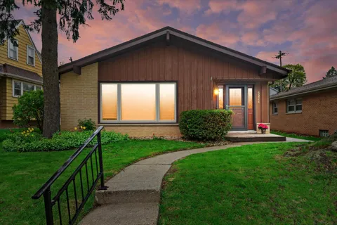 $339,900 | 5224 West Rita Drive, West Allis, WI 53219