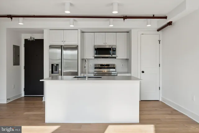 $4,200 | 901 King Street, Unit 203, Alexandria, VA 22314