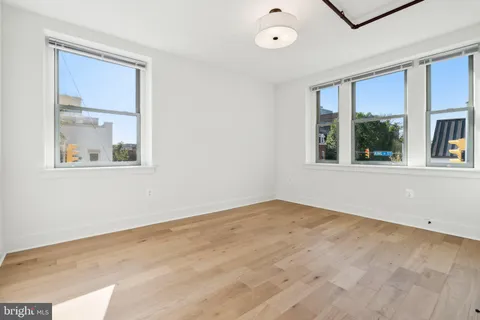 $4,200 | 901 King Street, Unit 203, Alexandria, VA 22314