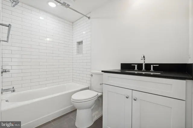 $4,200 | 901 King Street, Unit 203, Alexandria, VA 22314