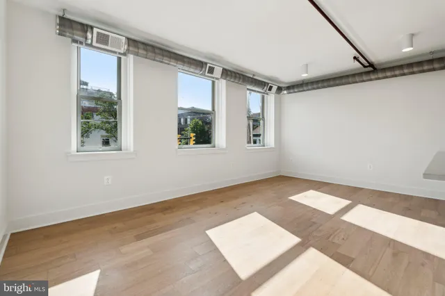 $4,200 | 901 King Street, Unit 203, Alexandria, VA 22314