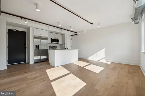 $4,200 | 901 King Street, Unit 203, Alexandria, VA 22314