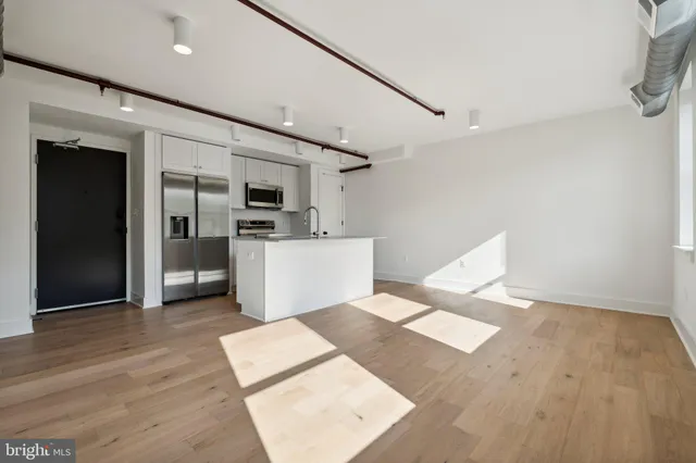 $4,200 | 901 King Street, Unit 203, Alexandria, VA 22314