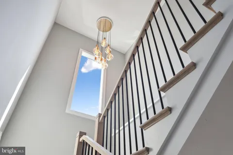 $4,200 | 901 King Street, Unit 203, Alexandria, VA 22314