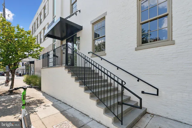 $4,200 | 901 King Street, Unit 203, Alexandria, VA 22314