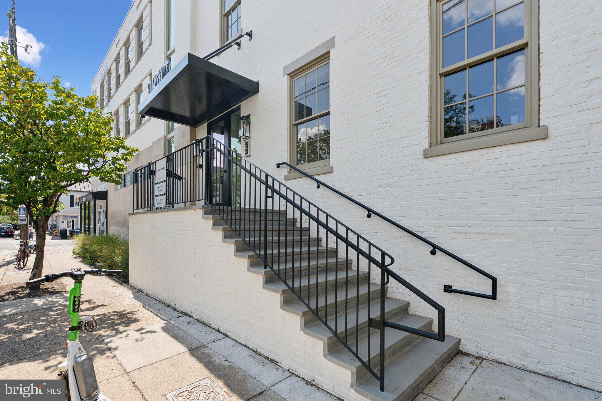 901 King Street, Unit 203 Alexandria, VA 22314 - Photo 37 of 52 a view of entryway with a front door