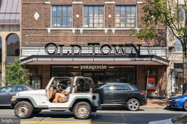 $4,200 | 901 King Street, Unit 203, Alexandria, VA 22314