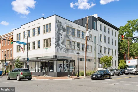 $4,200 | 901 King Street, Unit 203, Alexandria, VA 22314