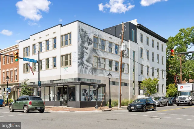 $4,200 | 901 King Street, Unit 203, Alexandria, VA 22314