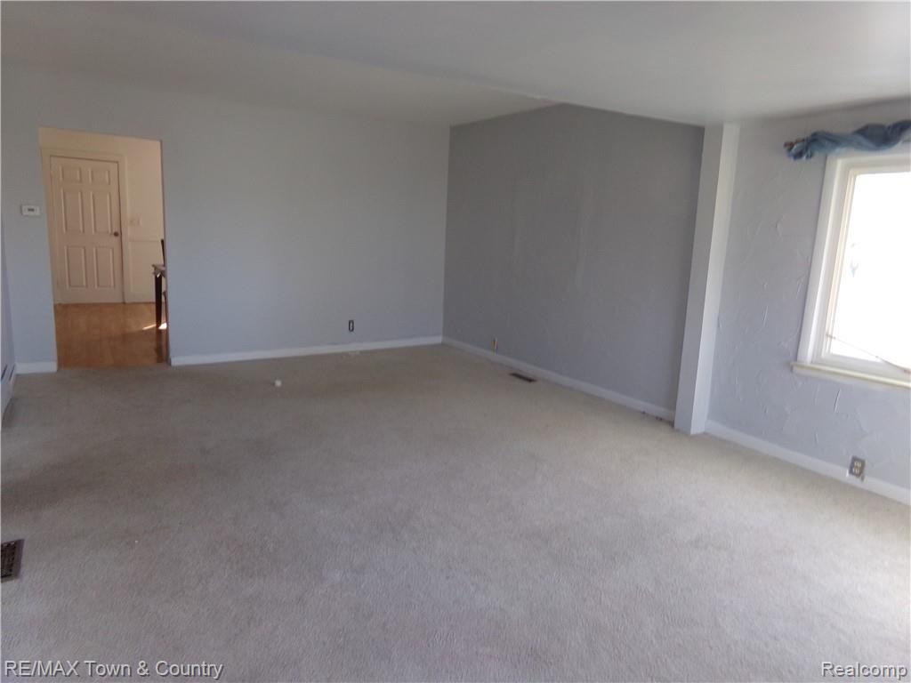 1374 North Seymour Road Flushing, MI 48433 - Photo 5 of 18 105_0799.JPG