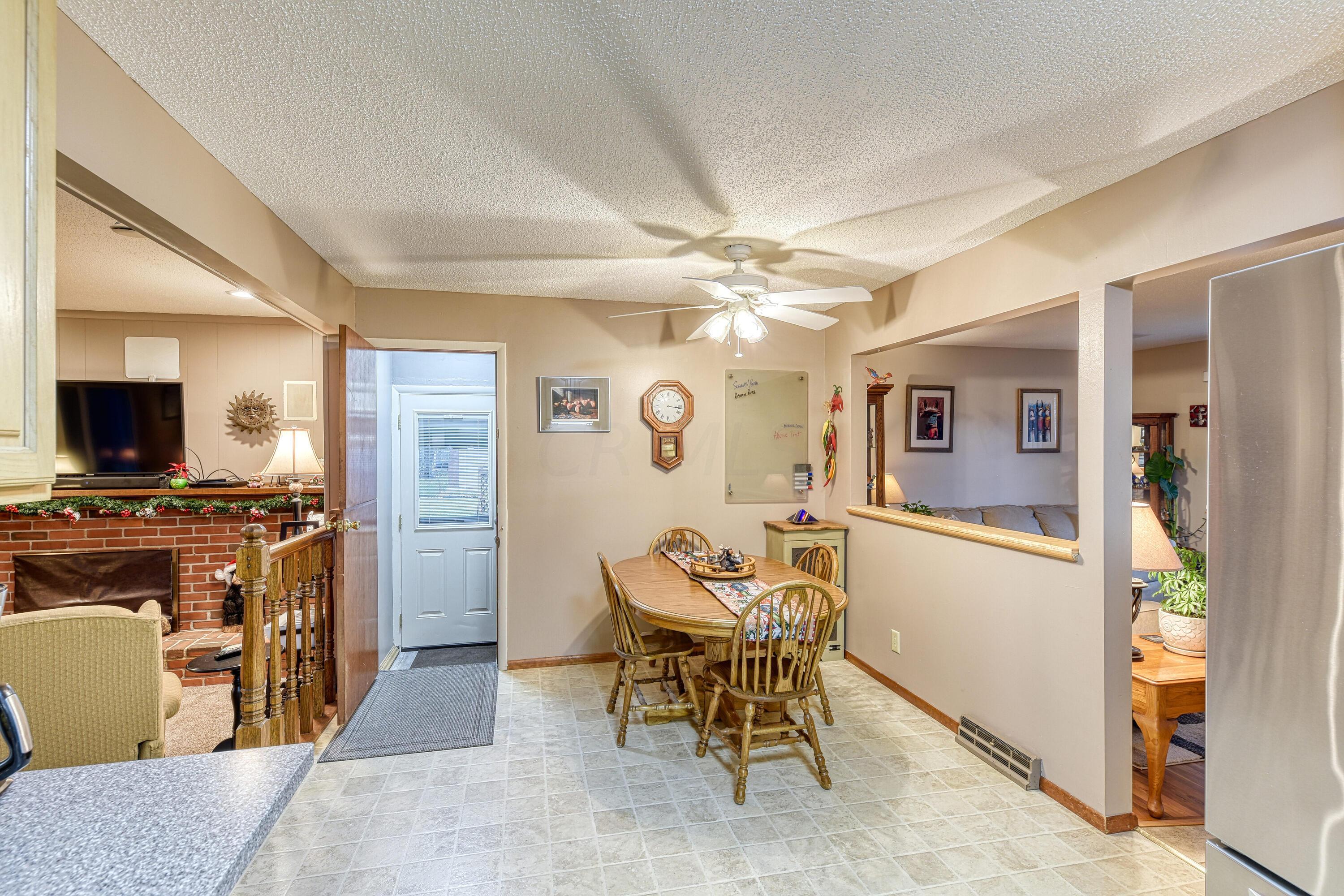 2188 Trent Road Columbus, OH 43229 - Photo 11 of 33 Kitchen/Eat-in Space