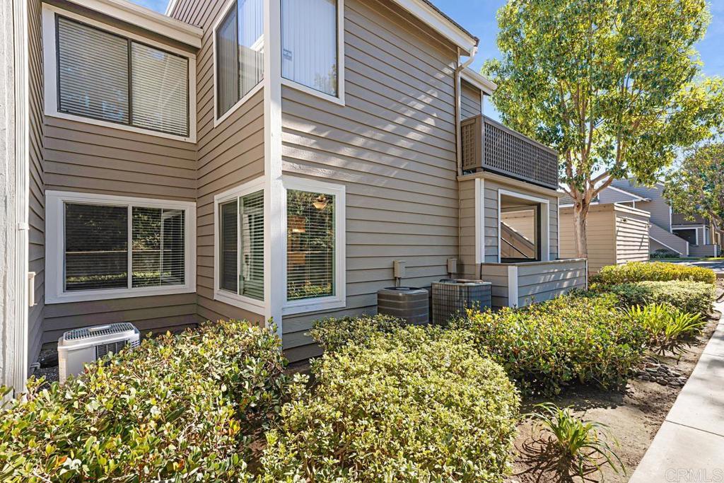 1095 Shadowridge Drive, Unit 131 Vista, CA 92081 - Photo 2 of 33