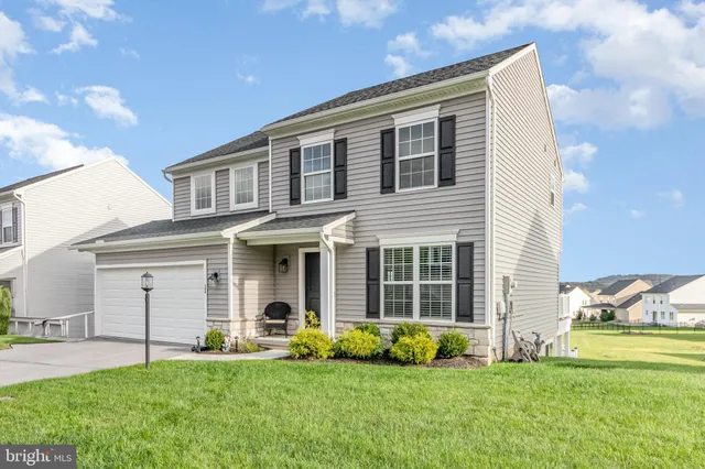 $530,000 | 584 Smoke House Drive, Mechanicsburg, PA 17055