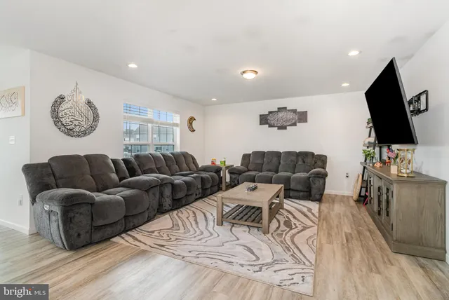 $530,000 | 584 Smoke House Drive, Mechanicsburg, PA 17055