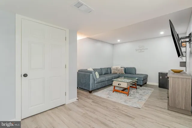 $530,000 | 584 Smoke House Drive, Mechanicsburg, PA 17055