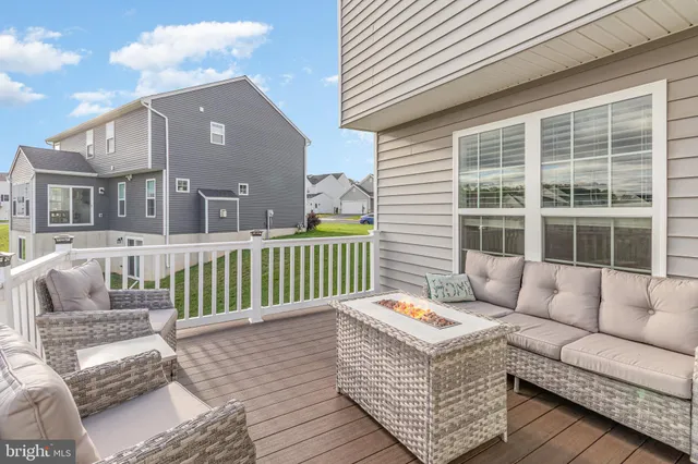 $530,000 | 584 Smoke House Drive, Mechanicsburg, PA 17055