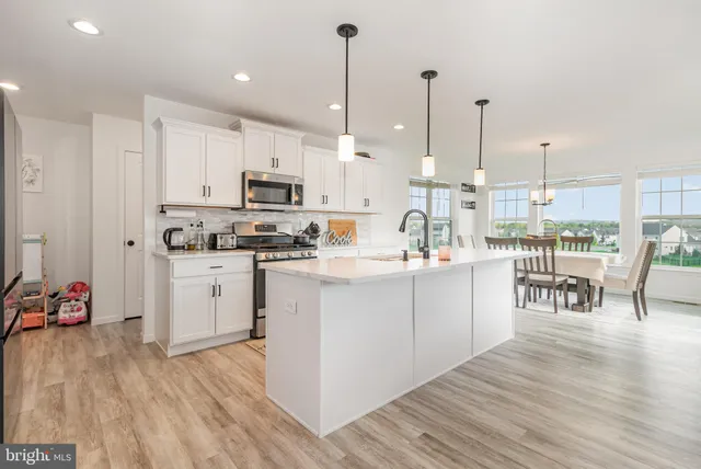 $530,000 | 584 Smoke House Drive, Mechanicsburg, PA 17055