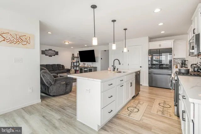 $530,000 | 584 Smoke House Drive, Mechanicsburg, PA 17055