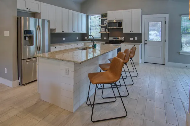 $299,999 | 1112 Greenhill Drive, Canyon Lake, TX 78133