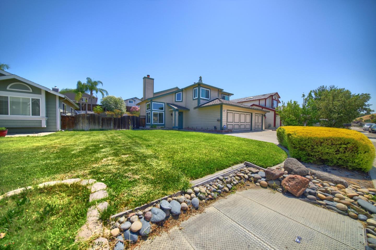 2911 Sunflower Drive Antioch, CA 94531 - Photo 5 of 69 a view of a house with a yard porch and sitting area