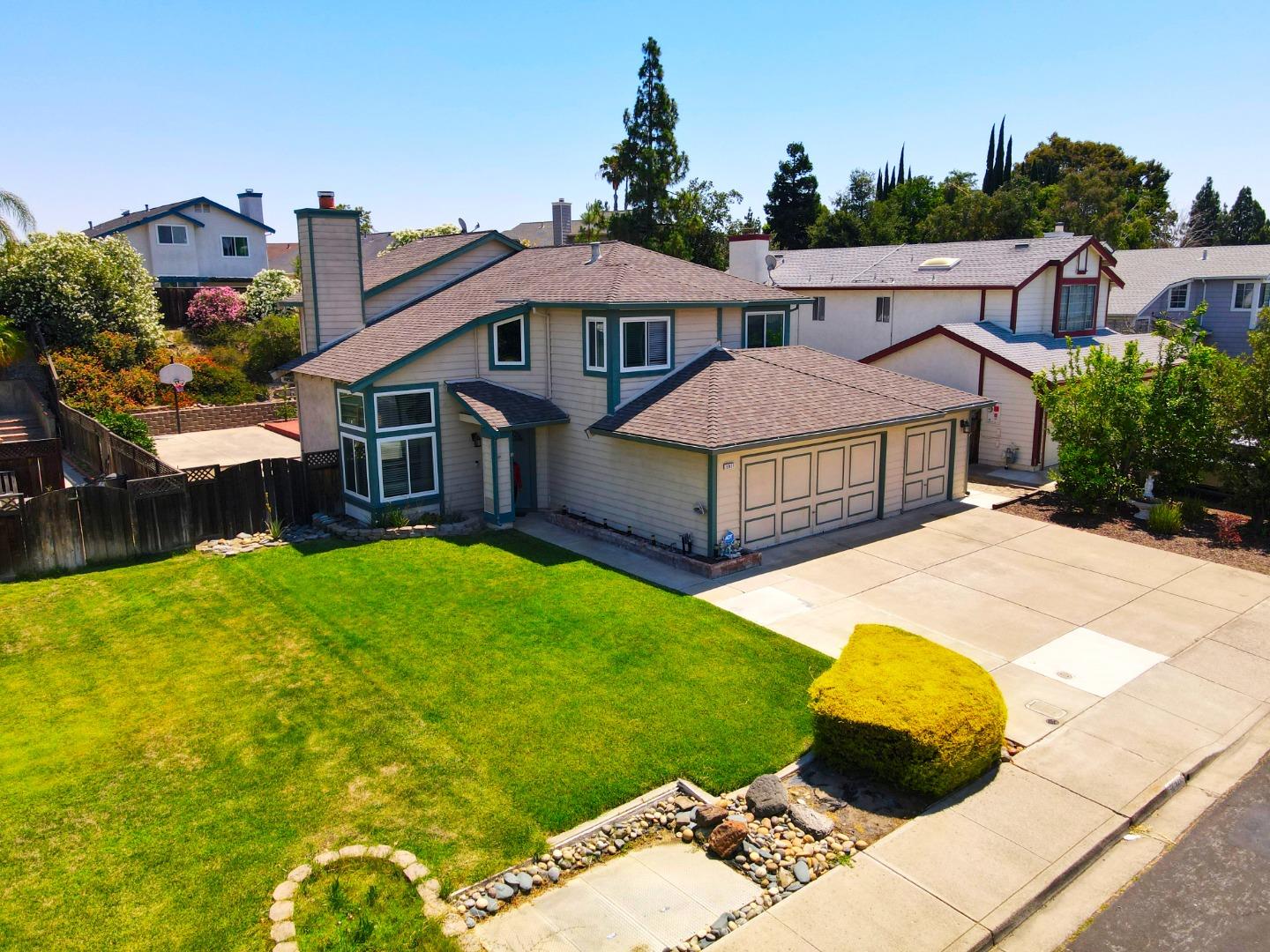2911 Sunflower Drive Antioch, CA 94531 - Photo 66 of 69 a view of a house with a swimming pool and furniture