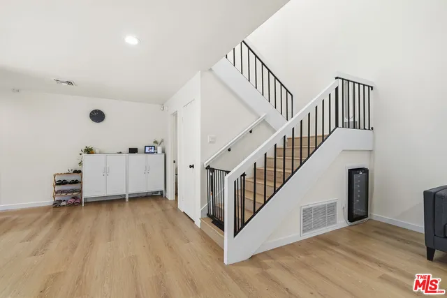 $825,000 | 18175 Andrea Circle North, Unit 4, Northridge, CA 91325