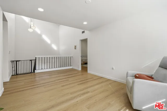 $825,000 | 18175 Andrea Circle North, Unit 4, Northridge, CA 91325