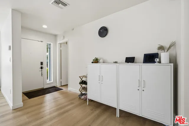 $825,000 | 18175 Andrea Circle North, Unit 4, Northridge, CA 91325