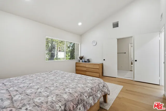 $825,000 | 18175 Andrea Circle North, Unit 4, Northridge, CA 91325