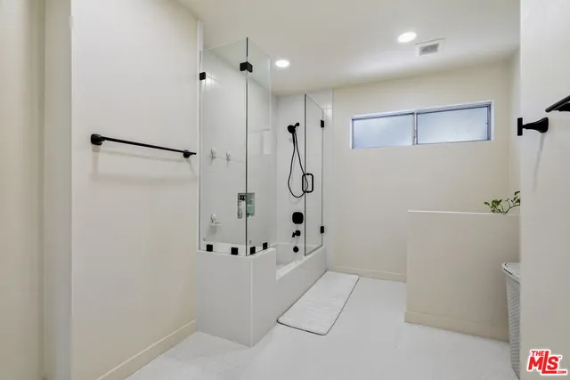 $825,000 | 18175 Andrea Circle North, Unit 4, Northridge, CA 91325