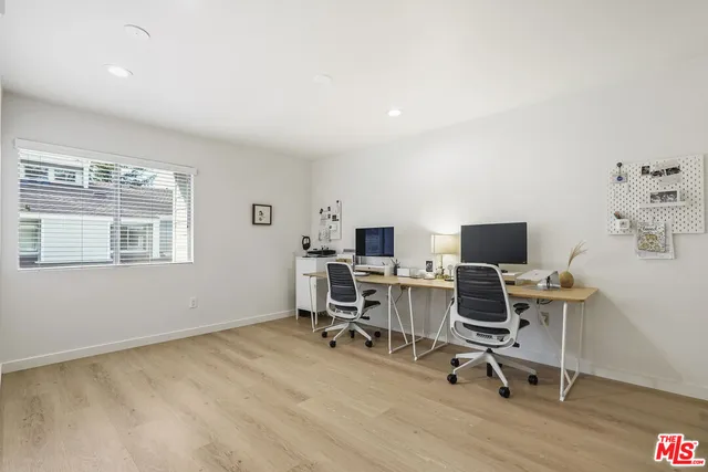 $825,000 | 18175 Andrea Circle North, Unit 4, Northridge, CA 91325