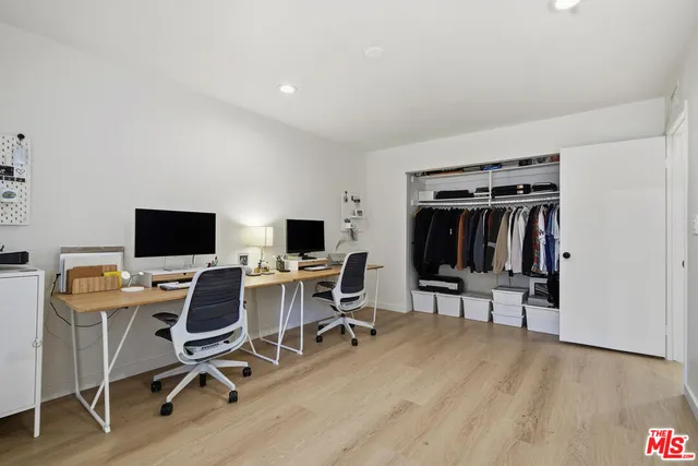 $825,000 | 18175 Andrea Circle North, Unit 4, Northridge, CA 91325