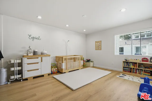 $825,000 | 18175 Andrea Circle North, Unit 4, Northridge, CA 91325