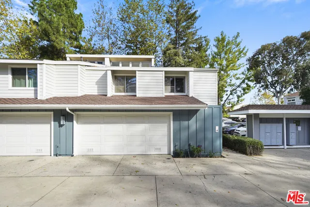 $825,000 | 18175 Andrea Circle North, Unit 4, Northridge, CA 91325