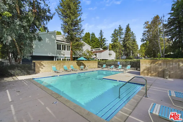 $825,000 | 18175 Andrea Circle North, Unit 4, Northridge, CA 91325