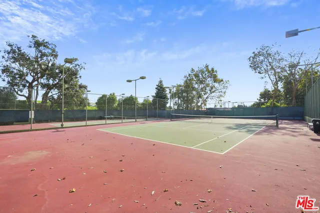 $825,000 | 18175 Andrea Circle North, Unit 4, Northridge, CA 91325