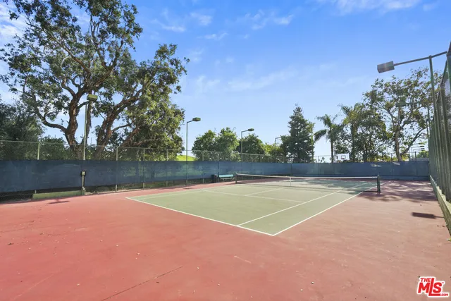 $825,000 | 18175 Andrea Circle North, Unit 4, Northridge, CA 91325