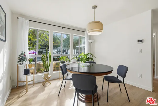 $825,000 | 18175 Andrea Circle North, Unit 4, Northridge, CA 91325