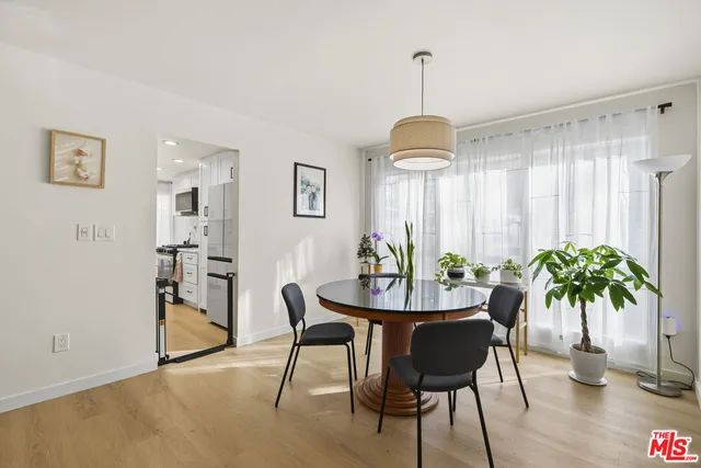 $825,000 | 18175 Andrea Circle North, Unit 4, Northridge, CA 91325