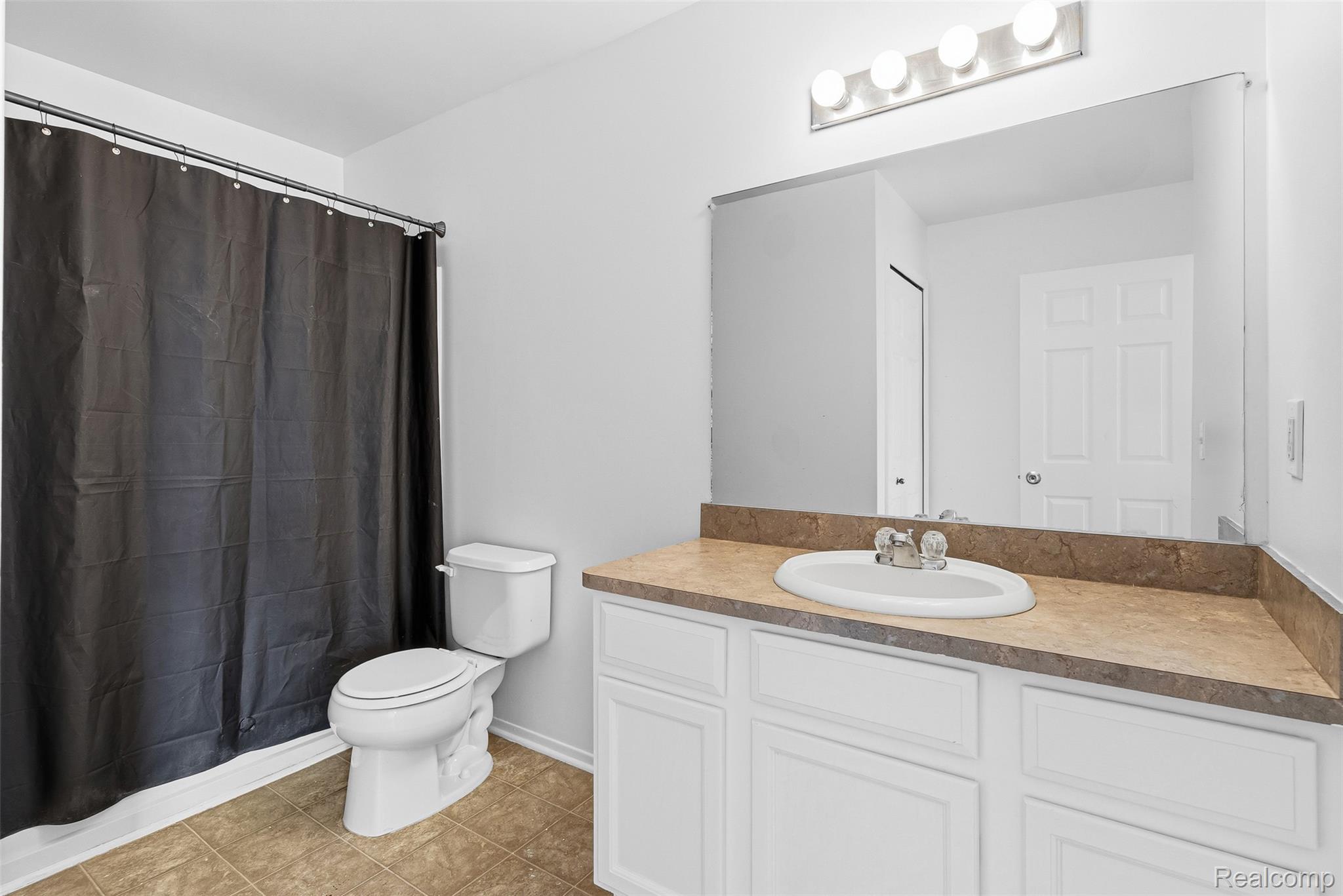 253 Stonegate West Pontiac, MI 48341 - Photo 30 of 40