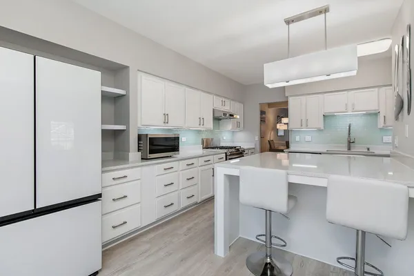 $539,900 | 537 West Parkside Drive, Palatine, IL 60067