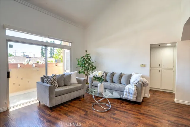 $499,000 | 13801 Oxnard Street, Unit 202, Van Nuys, CA 91401