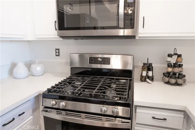 $499,000 | 13801 Oxnard Street, Unit 202, Van Nuys, CA 91401